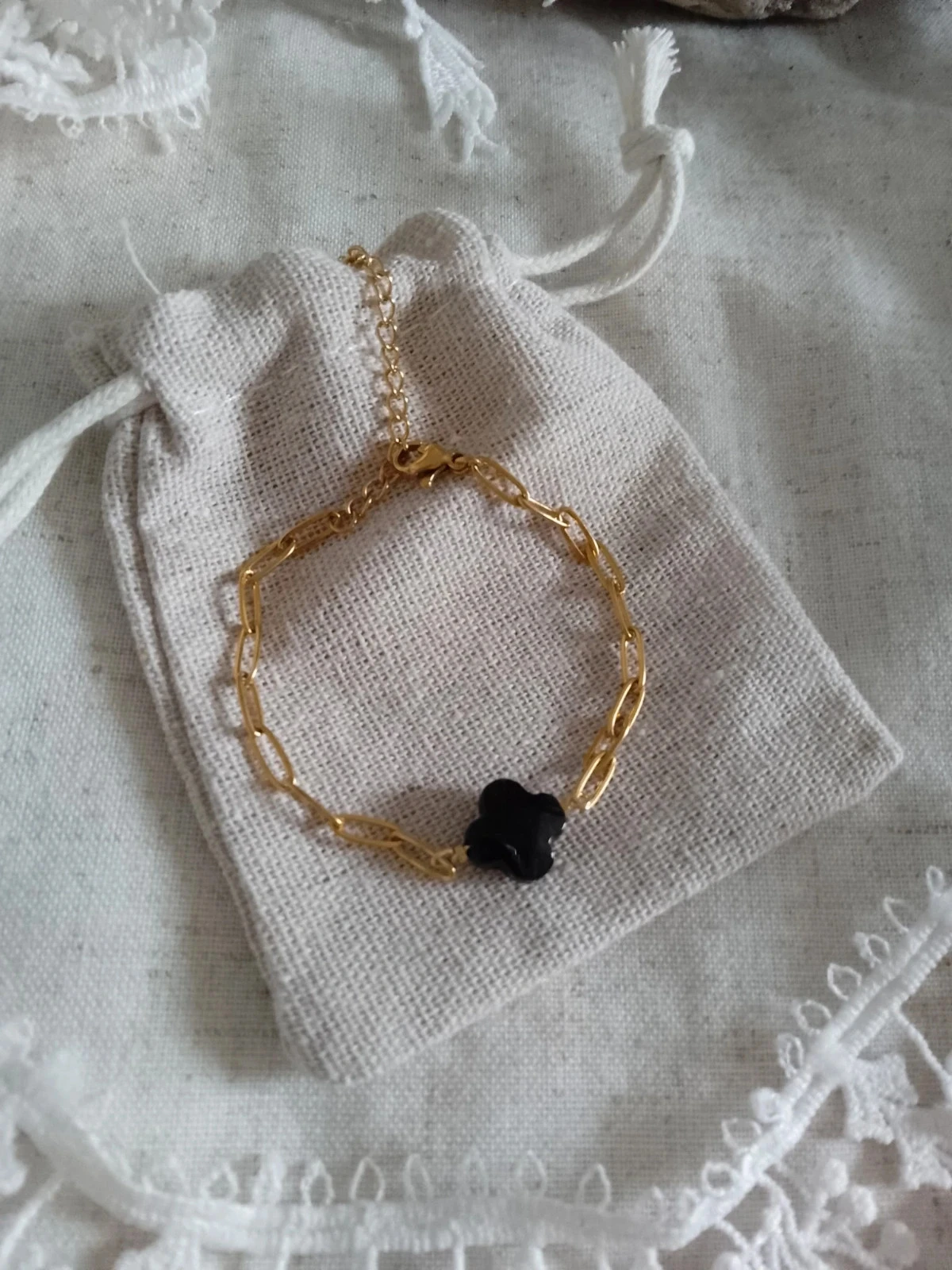 Bracelet de protection trèfle en pierre d'obsidienne 🖤.